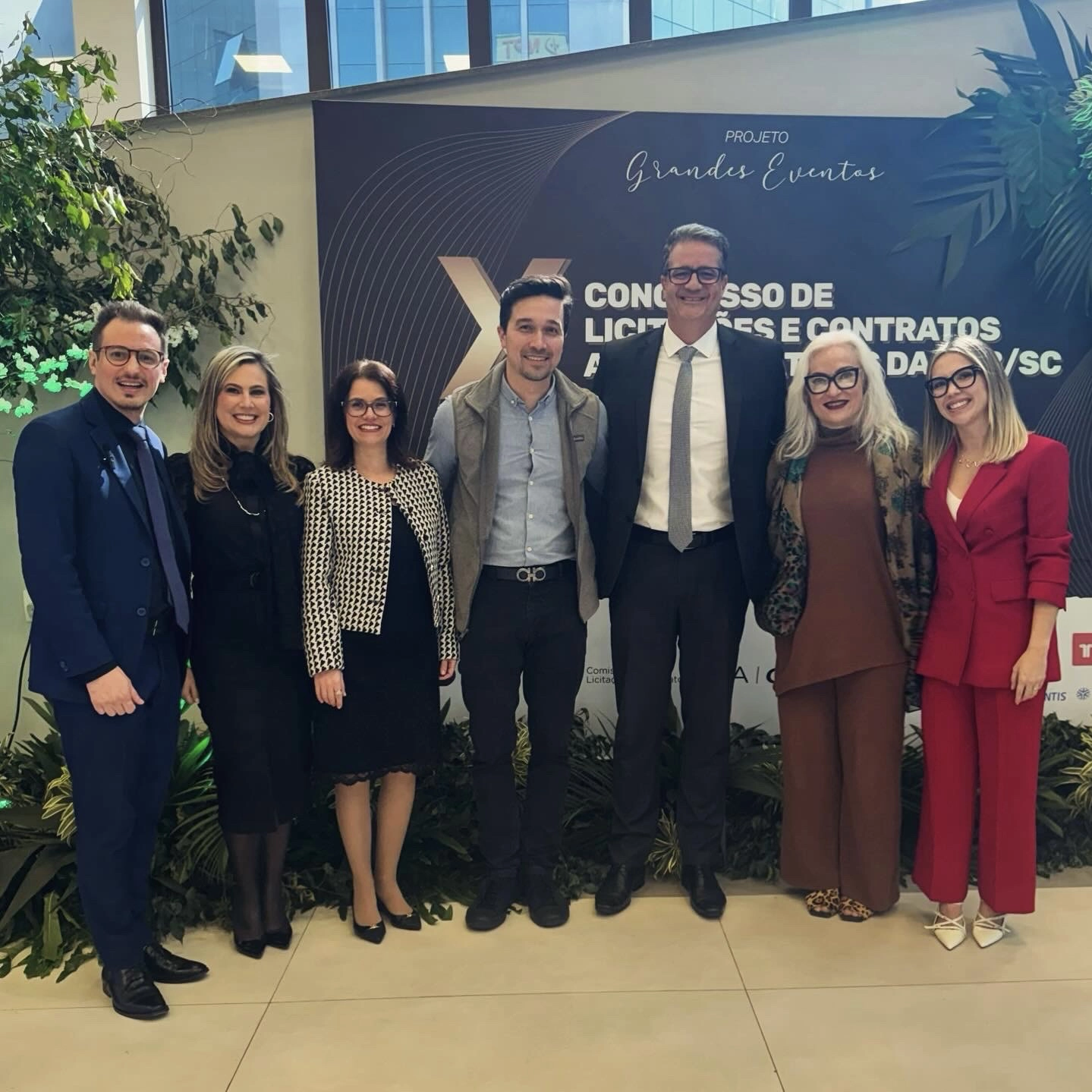 Com os Dres. Ricardo Burrato, Camila Steiner Flávia Araújo Bispo, Tiossi Jr., Anderson Pedra e Christianne Stroppa.