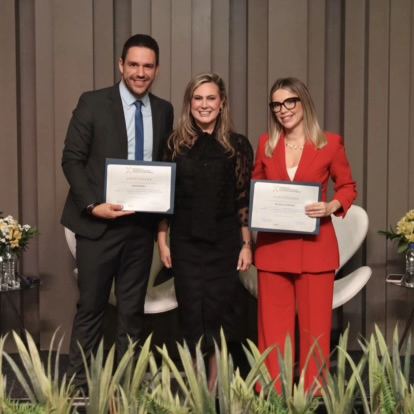 Com o Dr. Felipe Boselli e Dra. Camila Steiner, no X Congresso de Licitações e Contratos Administrativos da OAB/SC
